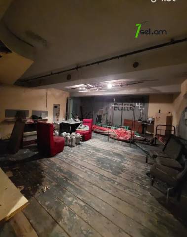 Բազմաֆունկցիոնալ գույք Արցախի պողոտայում կենտրոնում, 400 ք.մ.