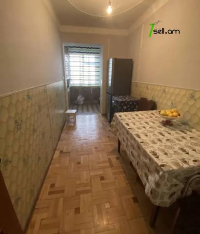 4 սենյականոց բնակարան, Արագածի զանգված, 120 ք.մ., 2/5 հարկ, 2 սանհանգույց, բարձր առաստաղներ