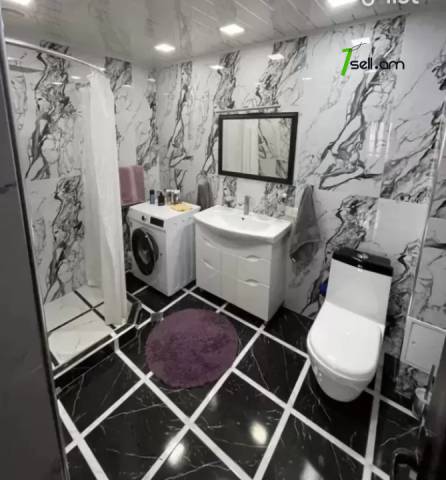 3 սենյականոց բնակարան, Նազարբեկյան թաղամաս, 100 ք.մ., մի քանի պատշգամբ, նախավերջին հարկ