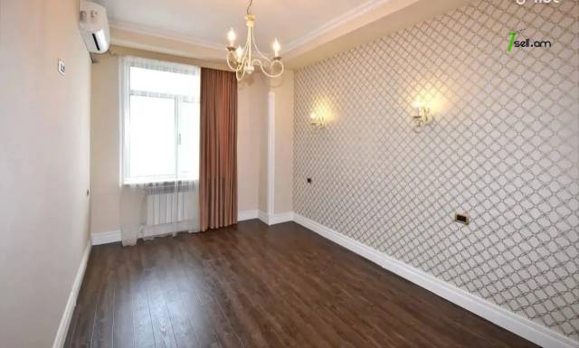 4 սենյականոց բնակարան նորակառույց շենքում, Ծիծեռնակաբերդի խճուղի, 160 ք.մ., 2 սանհանգույց