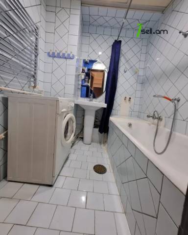 2 սենյականոց բնակարան Խորենացու փողոցում, 75 ք.մ., 5/9 հարկ, կապիտալ վերանորոգված