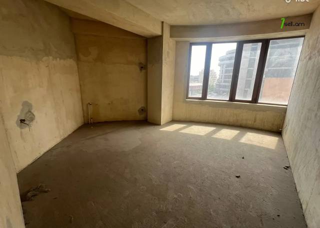 Ընդարձակ 4 սենյականոց բնակարան նորակառույց շենքում Աբովյան փողոցում, 225 քմ, 6/14 հարկ