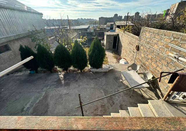 Երկու հարկանի քարե տուն Հովնաթանի փողոցում Մալաթիա Սեբաստիայում, 405 ք.մ., 3+ սանհանգույց