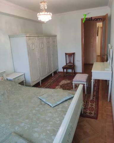 3 սենյականոց բնակարան Բաղրամյան պողոտայում, 100 քմ, նախավերջին հարկ, կապիտալ վերանորոգված, քարե շենք