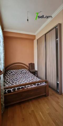 3 սենյականոց բնակարան Նալբանդյան փողոցում, 70 ք.մ., 3/6 հարկ, եվրովերանորոգված, քարե շենք