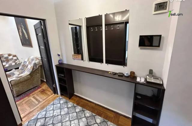 2 սենյականոց բնակարան Նար-Դոսի փողոցում, 38 քմ, նախավերջին հարկ, բարձր առաստաղներ