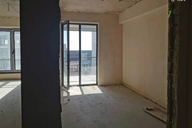 2 սենյականոց բնակարան նորակառույց շենքում Աղբյուր Սերոբի փողոցում, 66 ք.մ., բարձր առաստաղներ