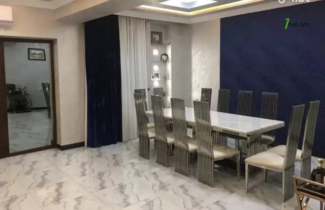 Երեք հարկանի քարե տուն, Դավթաշեն 3-րդ թաղամաս Դավիթաշենում, 332 ք.մ., 3+ սանհանգույց