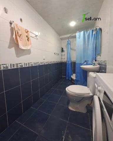 3 սենյականոց բնակարան Սայաթ-Նովայի պողոտայում, 70 ք.մ., 9/11 հարկ, կապիտալ վերանորոգված