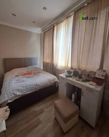 2 սենյականոց բնակարան Նալբանդյան փողոցում, 63 ք.մ., 1/5 հարկ, եվրովերանորոգված, քարե շենք