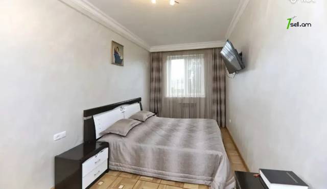 4 սենյականոց բնակարան Դավիթ Մալյան փողոցում, 106 ք.մ., 2/6 հարկ, 2 սանհանգույց, մի քանի պատշգամբ