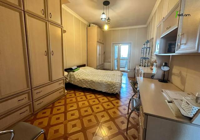 2 սենյականոց բնակարան Արշակունյաց պողոտայում, 62 ք.մ., բարձր առաստաղներ, կոսմետիկ վերանորոգում