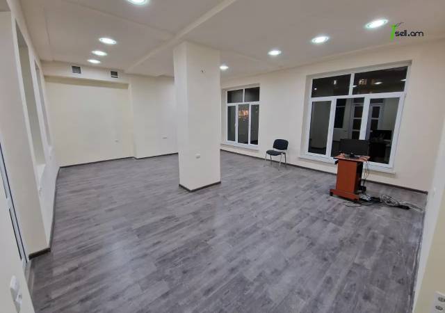 Գրասենյակային տարածք Չարենցի փողոցում կենտրոնում, 140 ք.մ.