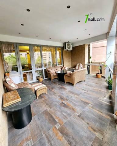 Ընդարձակ 5 սենյականոց բնակարան նորակառույց շենքում, Buzand St, 260 ք.մ., 3+ սանհանգույց