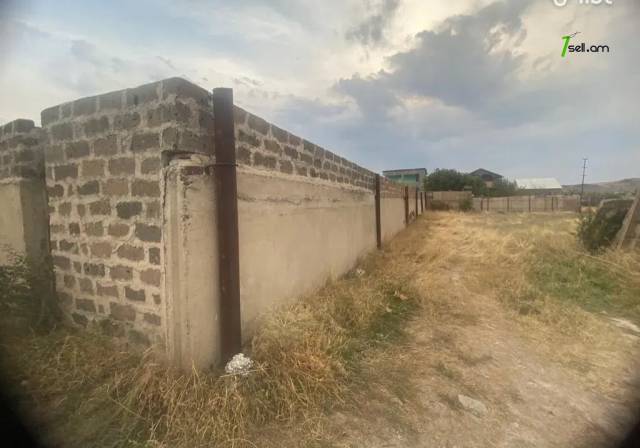 Հողատարածք բնակելի շինությունների համար 1-ին փողոցում Նուռնուսում, 500 ք.մ.