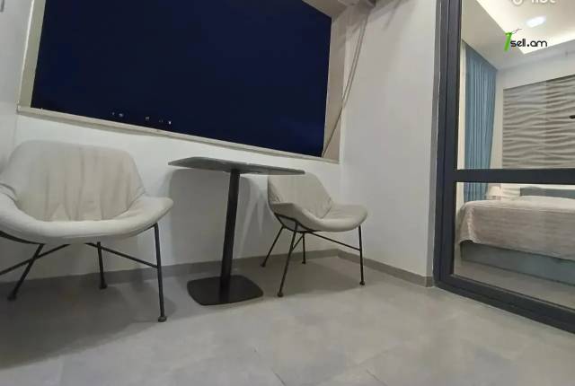 3 սենյականոց բնակարան նորակառույց շենքում Գրիբոյեդովի փողոցում, 70 քմ, 3/17 հարկ, բարձր առաստաղներ