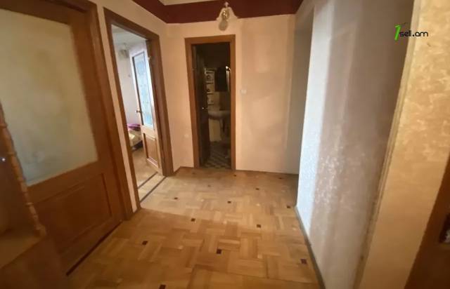 4 սենյականոց բնակարան, Արագածի զանգված, 120 ք.մ., 2/5 հարկ, 2 սանհանգույց, բարձր առաստաղներ