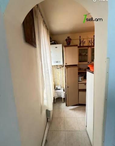 3 սենյականոց բնակարան Զաքարիա Քանաքեռցու փողոցում, 79 քմ, 6/9 հարկ, մի քանի պատշգամբ