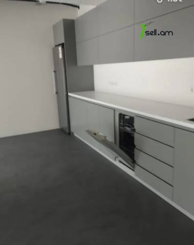 Բազմաֆունկցիոնալ գույք Սայաթ-Նովայի պողոտայում կենտրոնում, 327 ք.մ.