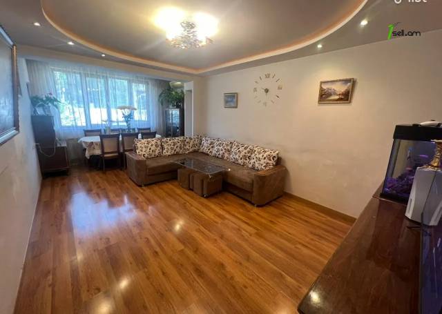 4 սենյականոց բնակարան Էրեբունիում, 100 քմ, 2/5 հարկ, եվրովերանորոգված, քարե շենք