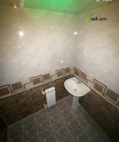 3 սենյականոց բնակարան նորակառույց շենքում Սիսակյան փողոցում, 83 քմ, նախավերջին հարկ