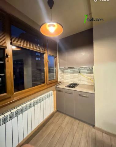 2 սենյականոց բնակարան Մոսկովյան փողոցում, 44 ք.մ., 7/9 հարկ, դիզայներական ոճով վերանորոգված