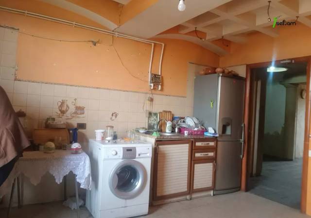 7 սենյականոց բնակարան Գրիգոր Լուսավորչի փողոցում, 221 ք.մ., 2 սանհանգույց, քարե շենք