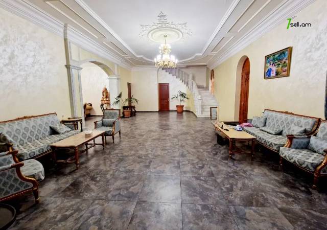 Երկու հարկանի քարե տուն, Դուրյան թաղամաս Ավանում, 2400 ք.մ., 3+ սանհանգույց, մեծ հողամաս