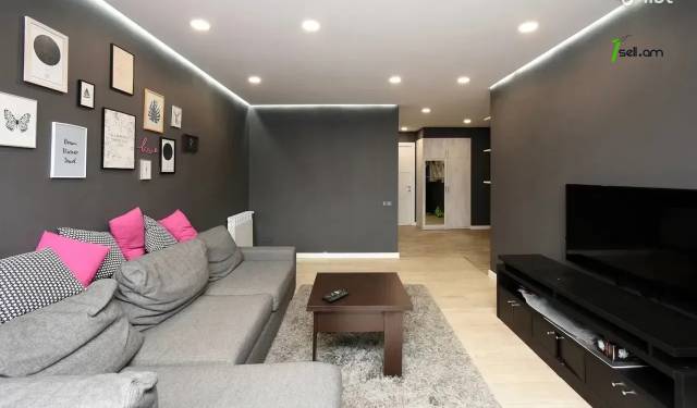 3 սենյականոց բնակարան Սարյան փողոցում, 77 ք.մ., դիզայներական ոճով վերանորոգված, քարե շենք