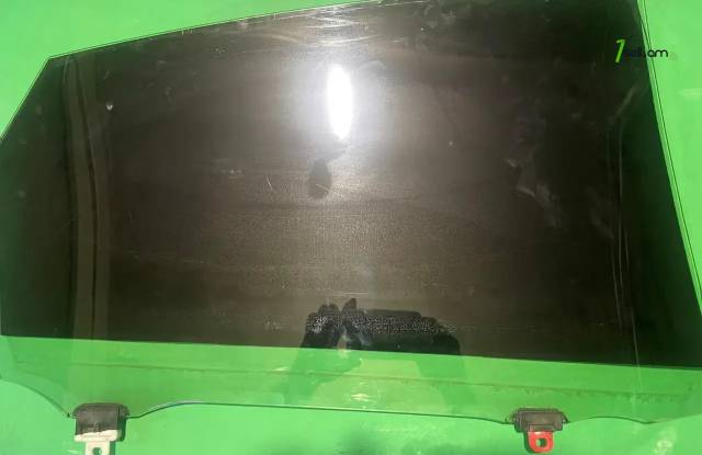 Prius 2010-2015 հետեվի ձախ դուռ, դռան ապակի