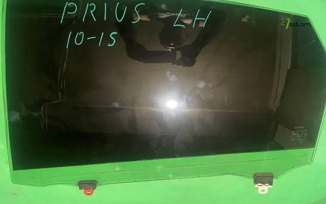 Prius 2010-2015 հետեվի ձախ դուռ, դռան ապակի