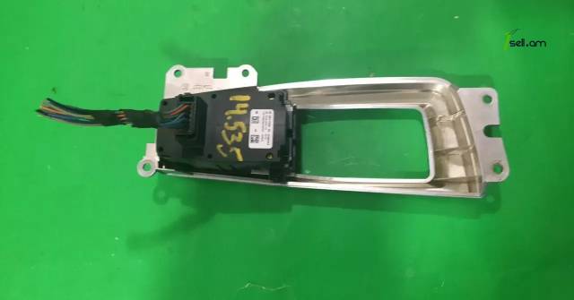 BMW F10, Parking փարկինգ, կնոպկա