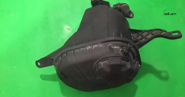 BMW F10, F01, F02 ռաշիրիտելնի բաչոկ