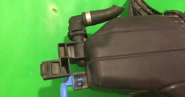 BMW F10, F01, F02 ռաշիրիտելնի բաչոկ