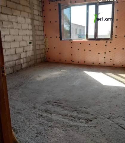 3 սենյականոց բնակարան Ղափանցյան փողոցում, 104 քմ, մասնակի վերանորոգում, քարե շենք