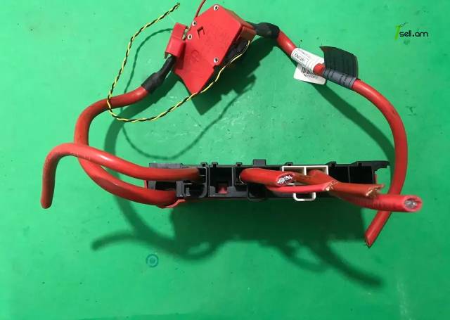 BMW F10, F30 պլուս պլուսավոյ կապսուլ