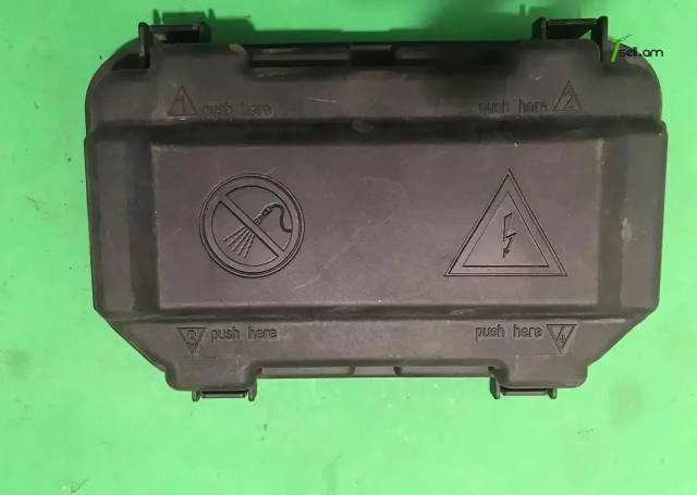 BMW F21, F22, F30, F31 ապահովիչների տուփ բլոկ