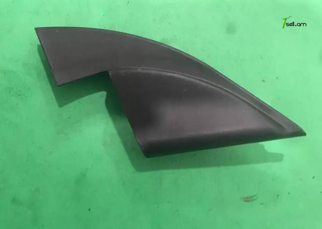 Sonata, 2011-2017, հայելու կողքի պլասմաս ձախ աջ