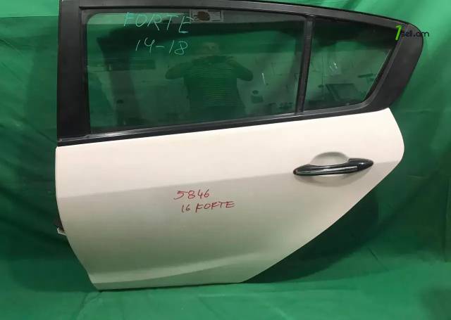 KIA Forte universal 5 door հետեվի ձախ դուռ
