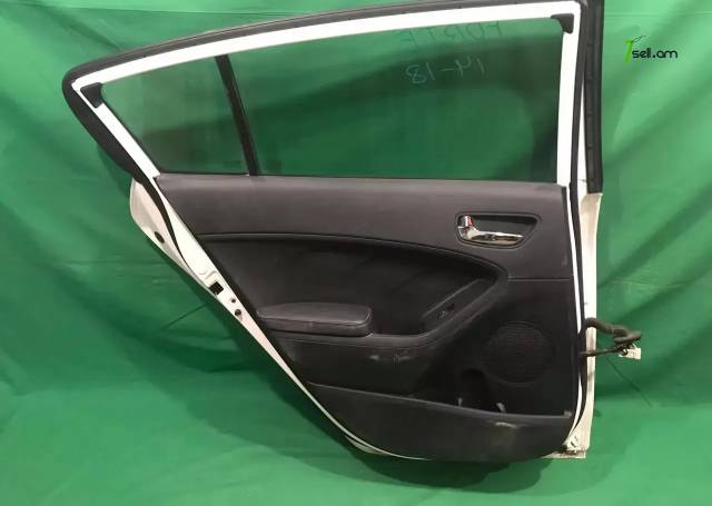 KIA Forte universal 5 door հետեվի ձախ դուռ