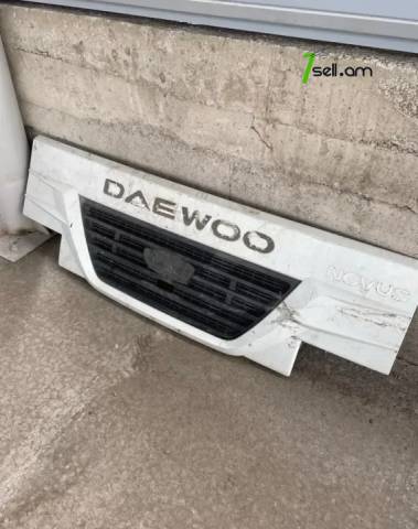 Daewoo novus, կապոտ, капот