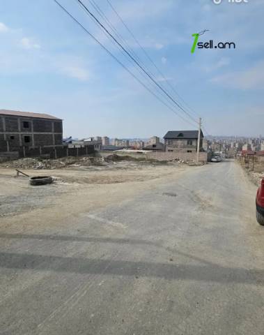 Հողատարածք բնակելի շինությունների համար Նվեր Սաֆարյան փողոցում Ավանում, 800 ք.մ.