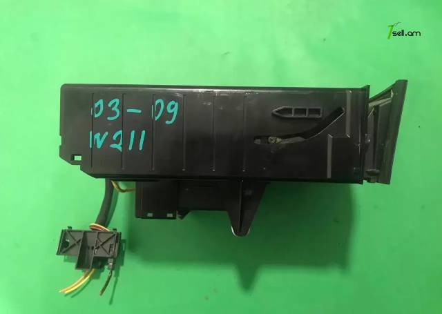 Mercedes W211 CD changer Lock Panel չենջեռ լոք պանել