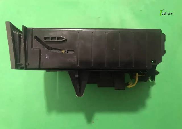 Mercedes W211 CD changer Lock Panel չենջեռ լոք պանել