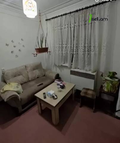 4 սենյականոց բնակարան Արաբկիրում, 88 ք.մ., 2 սանհանգույց, նախավերջին հարկ, մասնակի վերանորոգում