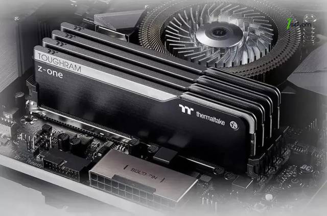 Լիովին նոր Օպերատիվ հիշողություն Thermaltake TOUGHRAM Z-ONE 3600MHz PC28800 32GB (4x8GB)