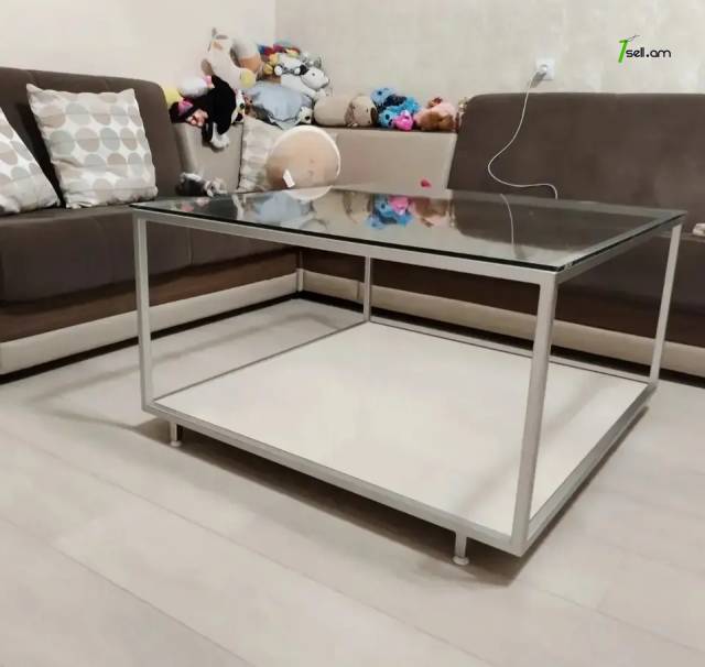 Մետաղական Լոֆթ ոճի սուրճի սեղան