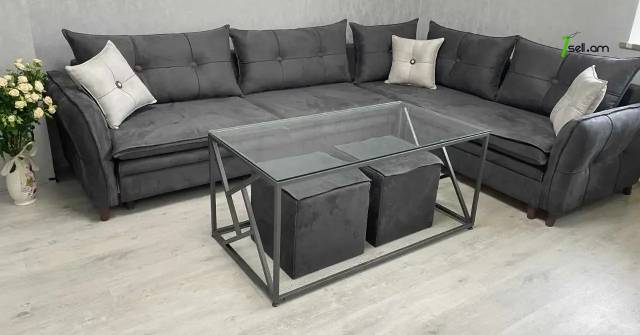 Լոֆթ ոճի սուրճի սեղան երկաթի և ապակու համադրությամբ