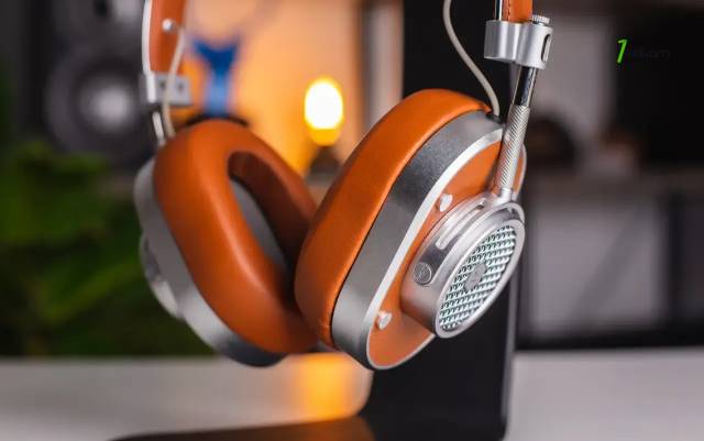 Master & Dynamic MH40 Over-Ear Headphones (Brown) - 1 տարի երաշխիք