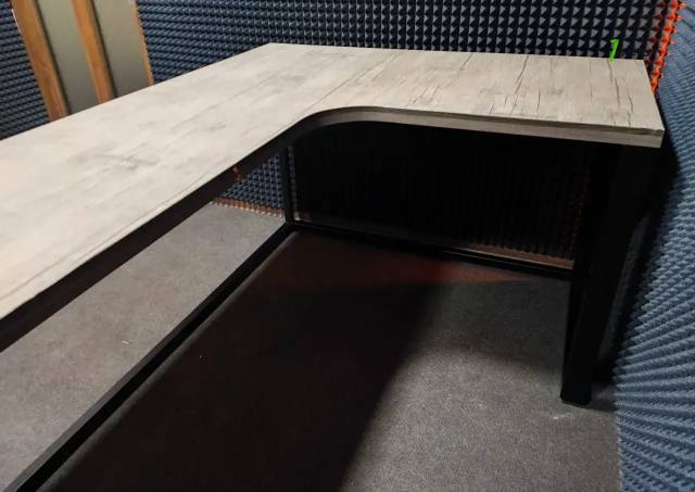 Լոֆթ ոճի անկյունային գրասենյակային սեղան